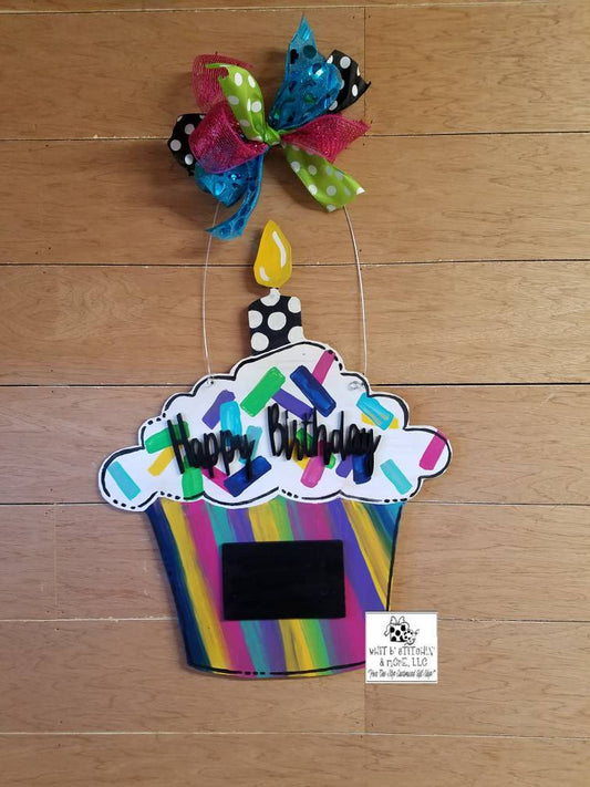 Happy birthday door hanger,  cupcake door hanger,  birthday door hanger with chalkboard, cupcake with chalkboard door hanger